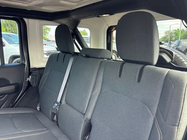 Used 2025 Gray Jeep Sahara 4xe image 8