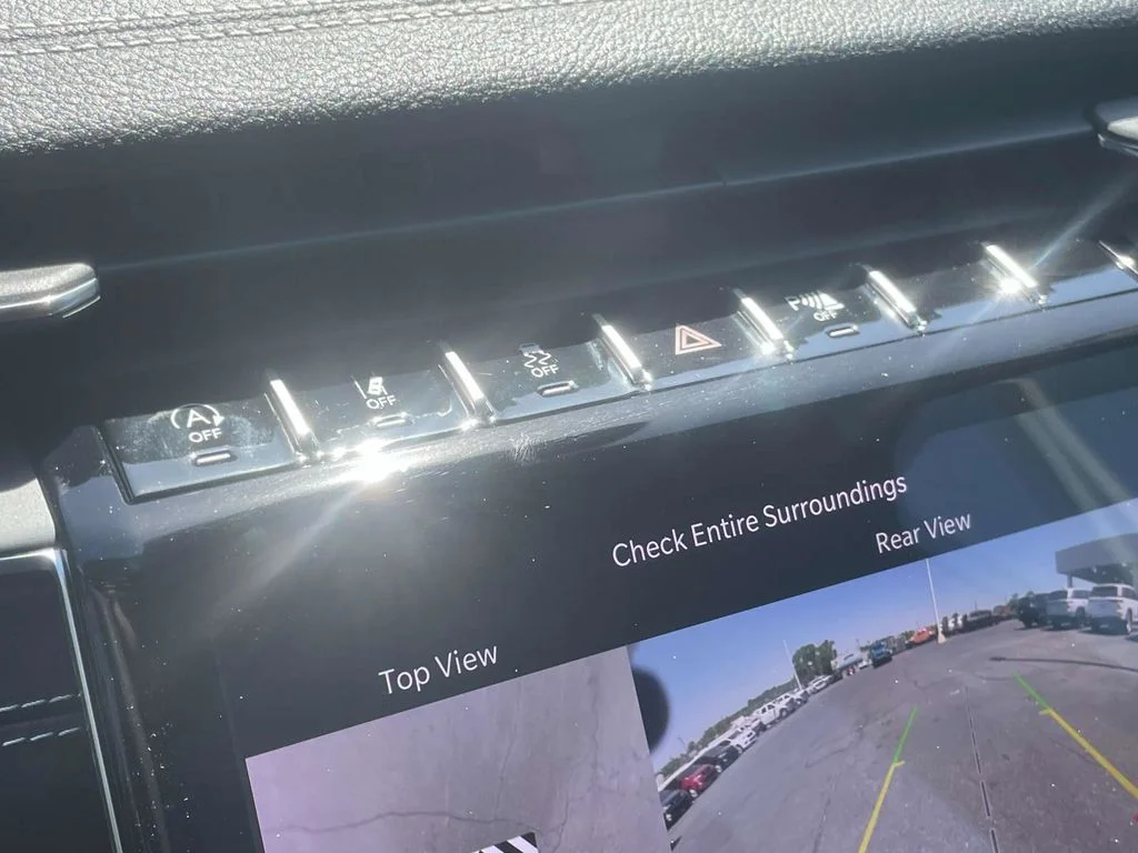 Used 2024 Silver Jeep Limited image 40