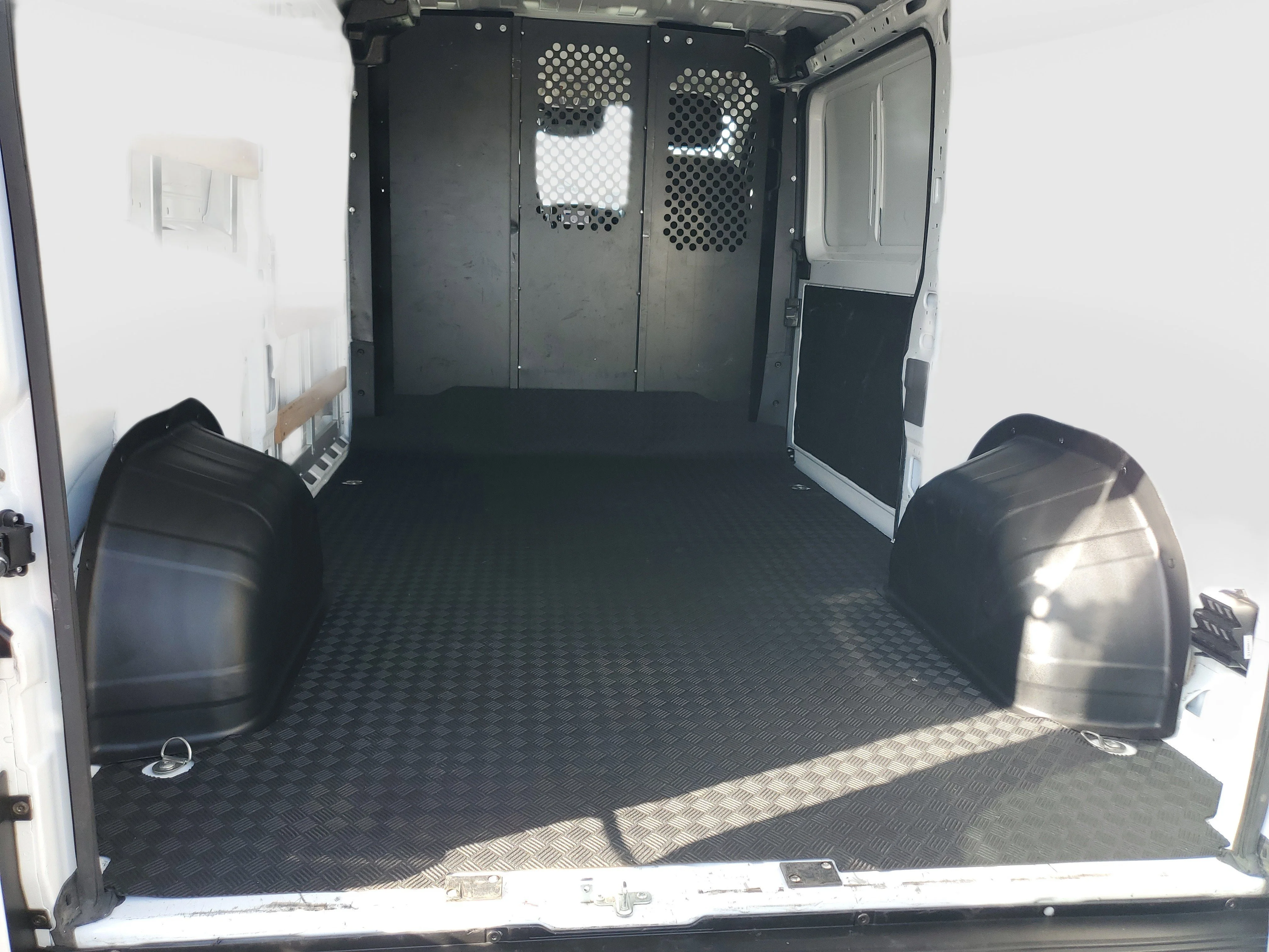 Used 2025 White Ram Base image 22