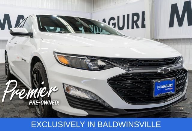 Used 2025 White Chevrolet LT image 4