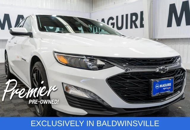 Used 2025 White Chevrolet LT image 4