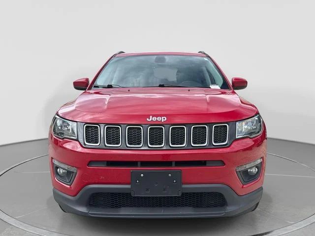 Used 2019 Red Jeep Latitude image 37