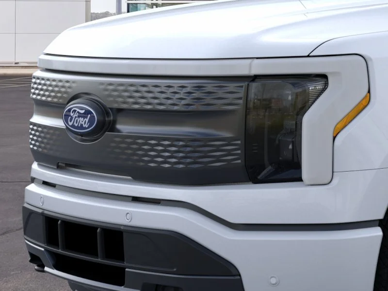 New 2025 Space White Metallic Ford Flash™ image 39