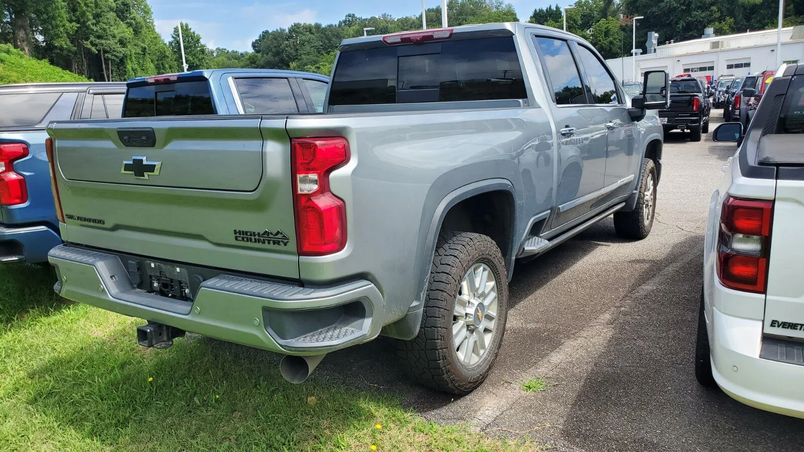 Used 2024 Sterling Gray Metallic Chevrolet High Country image 9