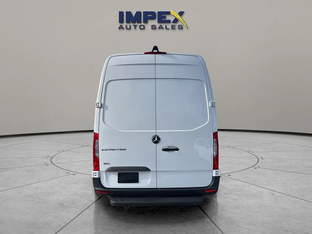 Used 2024 White Mercedes-Benz Cargo 170 WB image 4