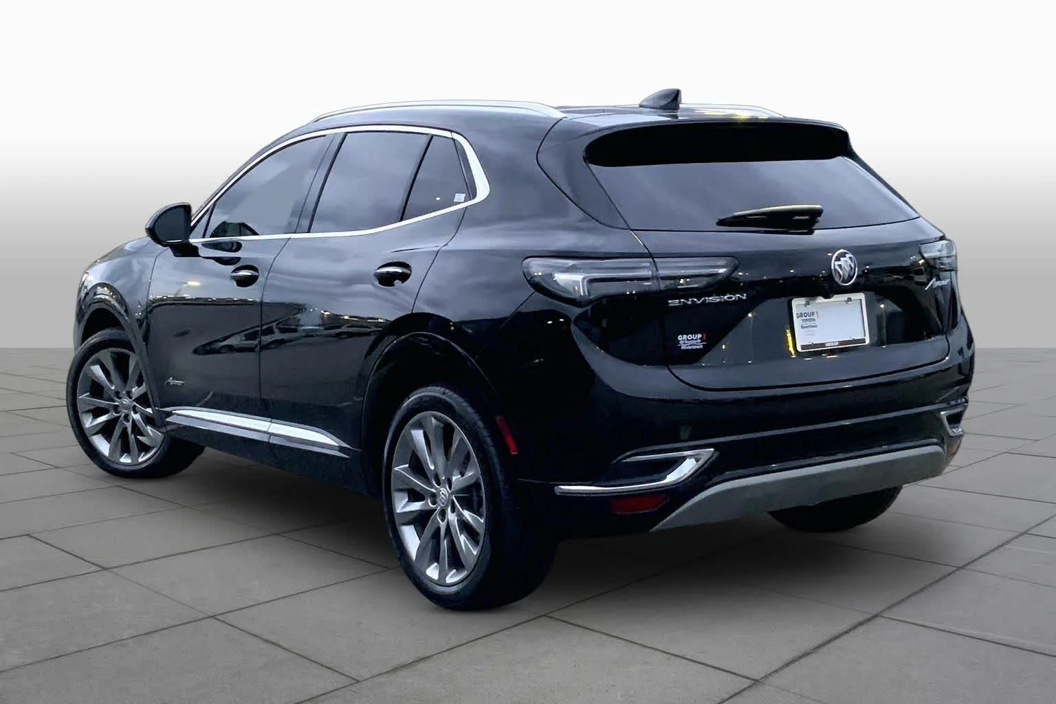Used 2022 Ebony Twilight Metallic Buick Avenir image 12