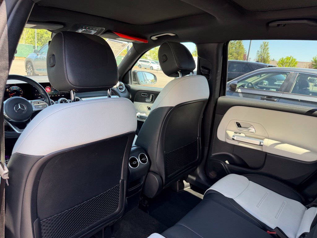Used 2023 Black Mercedes-Benz GLB 250 image 29