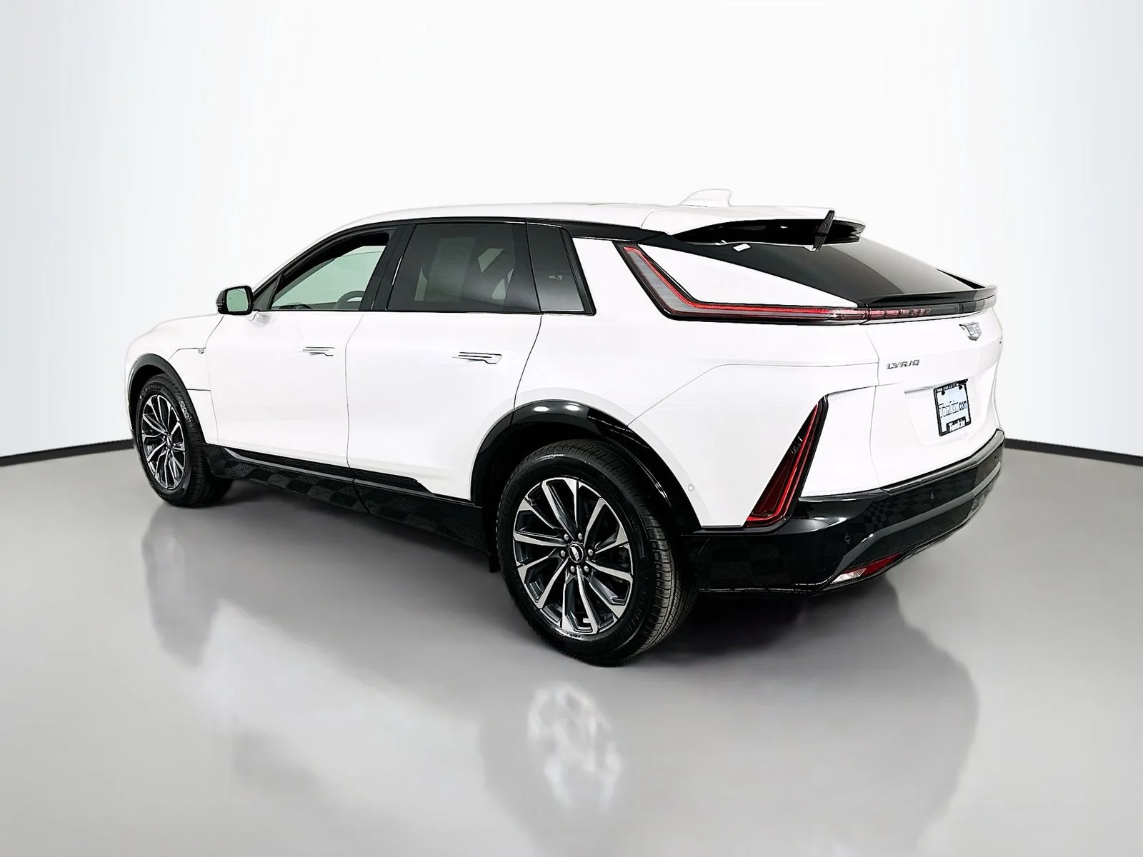 Used 2025 Crystal White Tricoat Cadillac Sport image 5