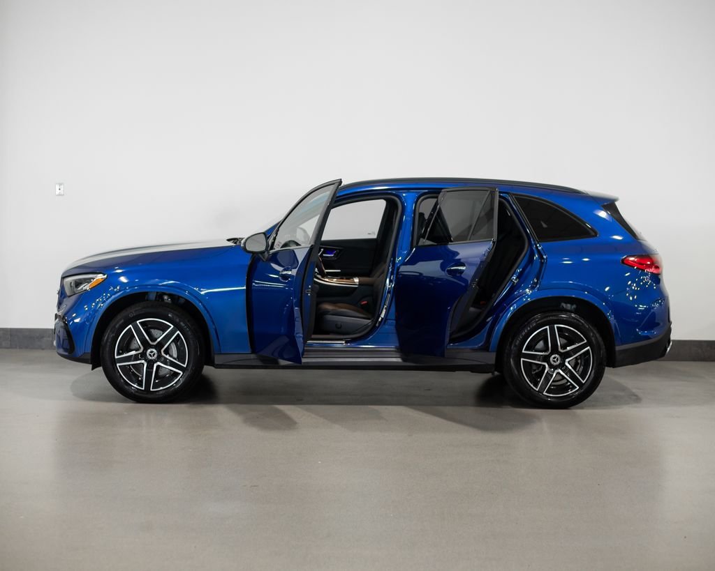 Used 2026 Black Mercedes-Benz GLC 300 image 3