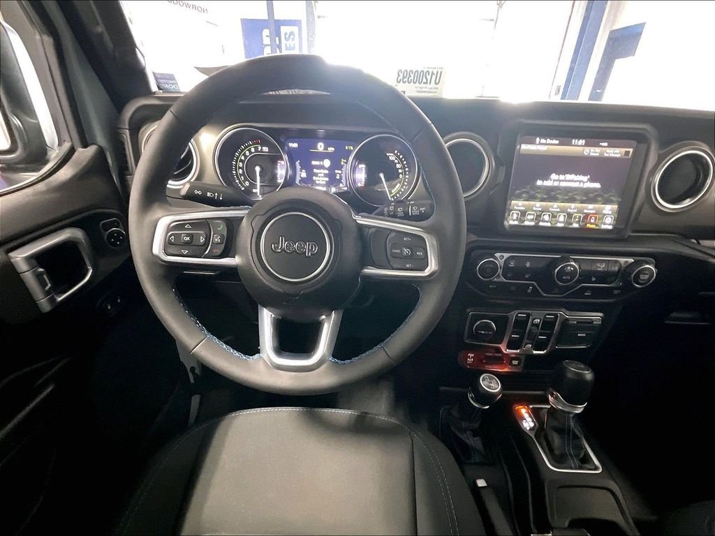 Used 2023 Gray Jeep Rubicon 4xe image 17