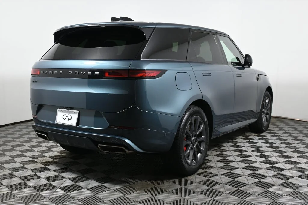 Used 2024 Green Land Rover Autobiography image 7