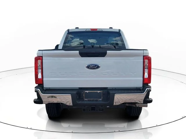 New 2026 Oxford White Ford XL image 6