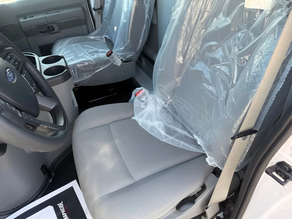 New 2026 Oxford White Ford E-350 SRW image 15