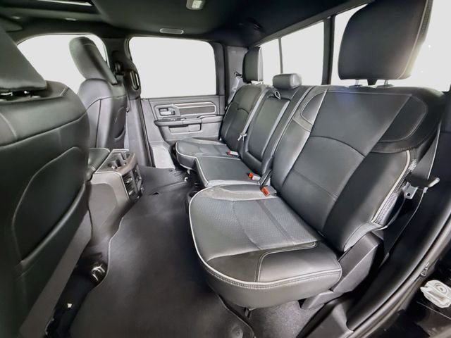 New 2026 Diamond Black Crystal Pearl-Coat Exterior Paint RAM Laramie image 25
