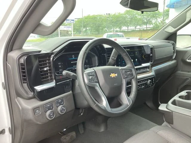 2025 Chevrolet Silverado 1500 LT - Photo 10