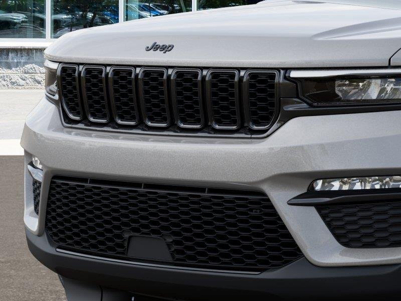 New 2025 Silver Zynith Exterior Paint Jeep Limited image 11