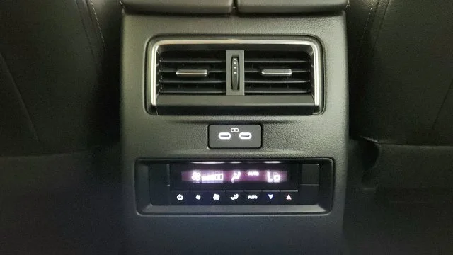 Certified Used 2025 White Mazda Premium image 31