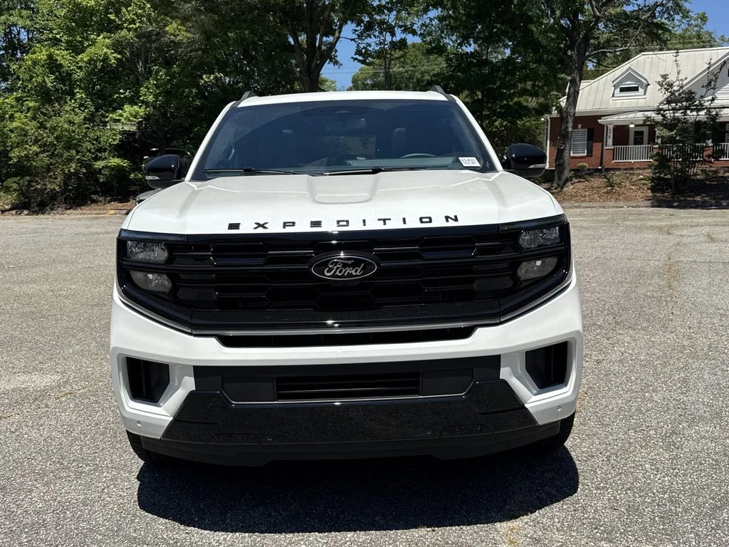 New 2026 White Ford Platinum image 2