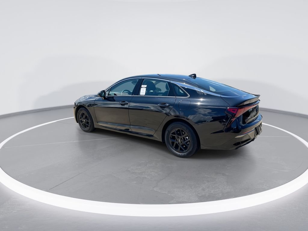 Used 2026 Black Kia LXS image 6