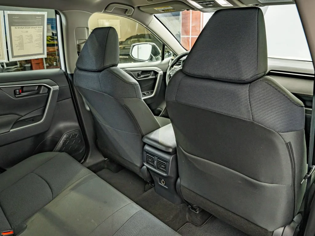 Used 2025 Ice Toyota LE image 36