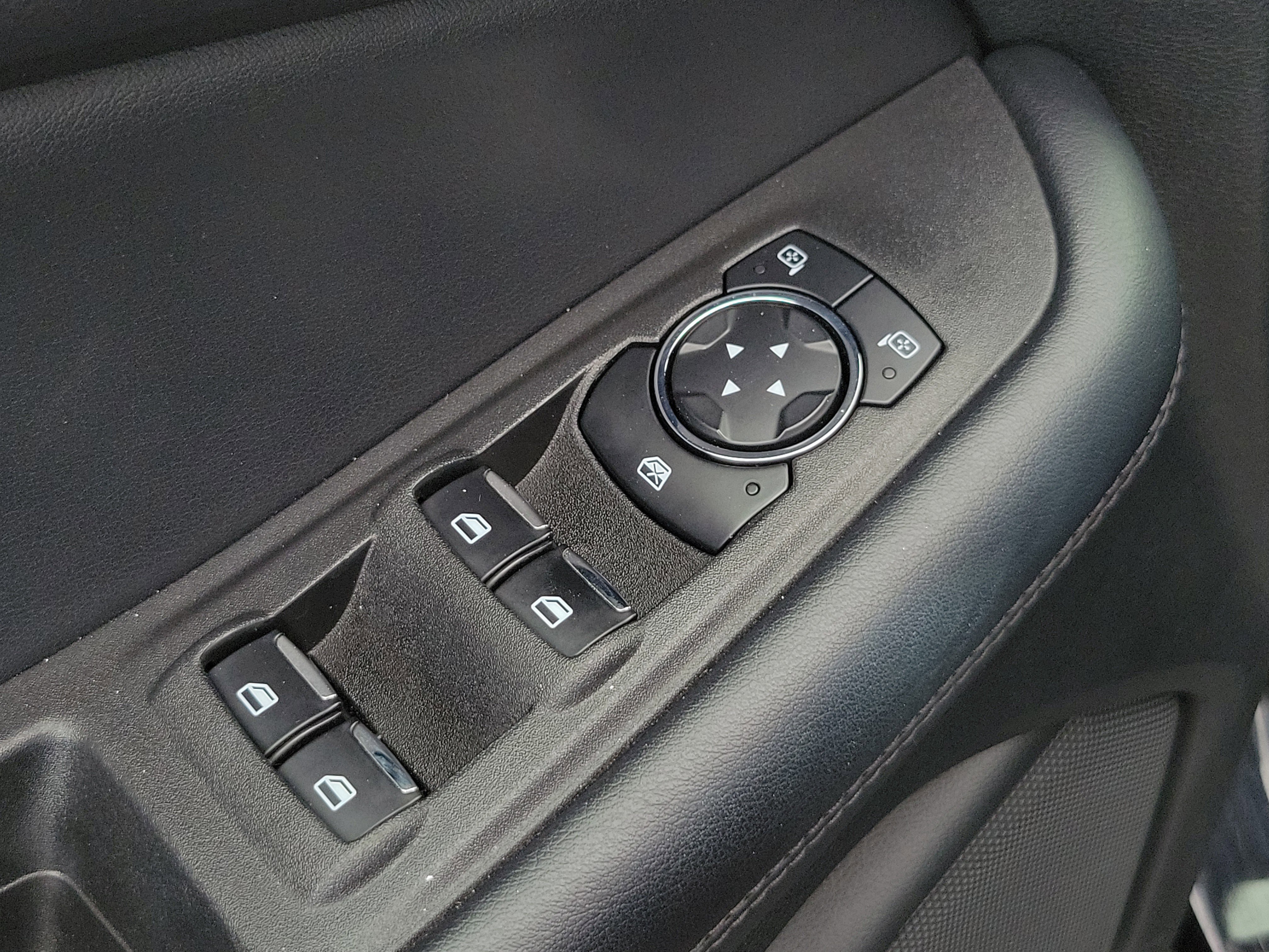 Used 2024 Agate Black Metallic Ford SEL image 18