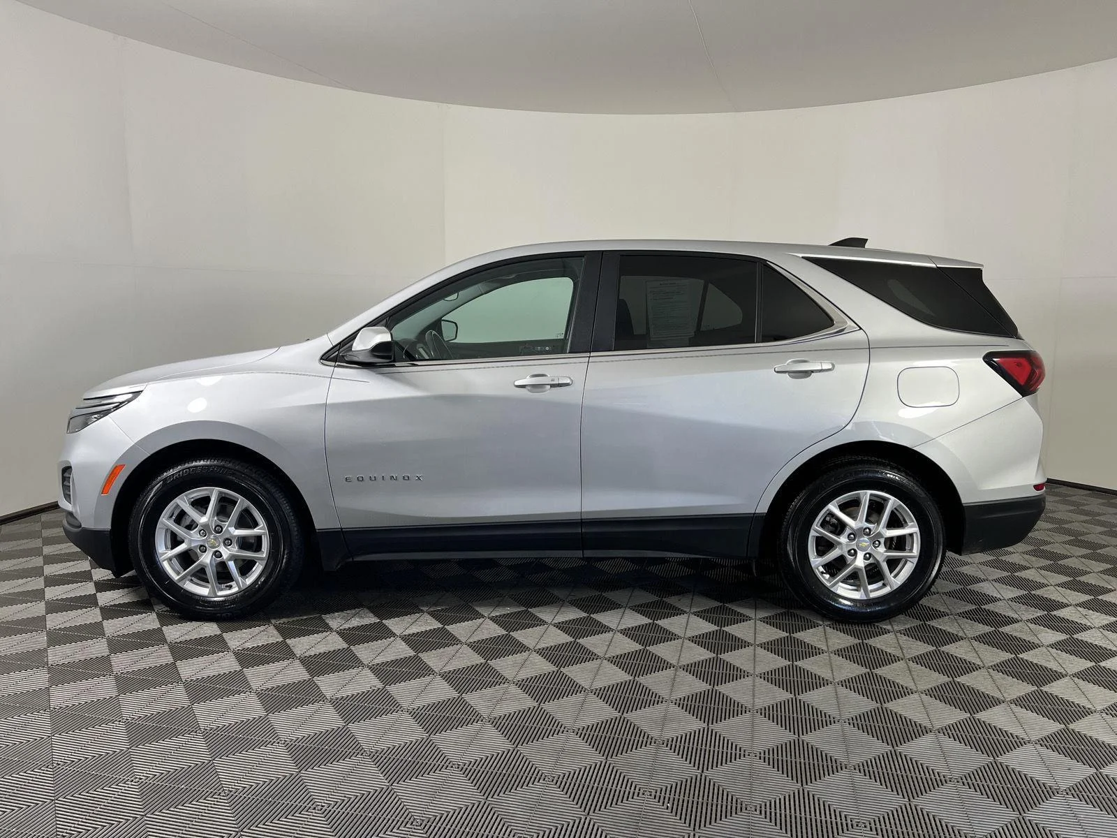Used 2022 Silver Ice Metallic Chevrolet LT image 28
