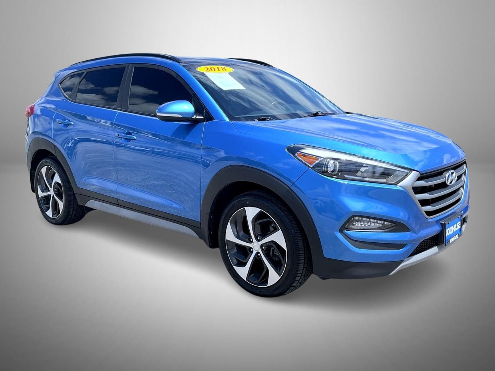 Used 2018 Blue Hyundai Value image 3