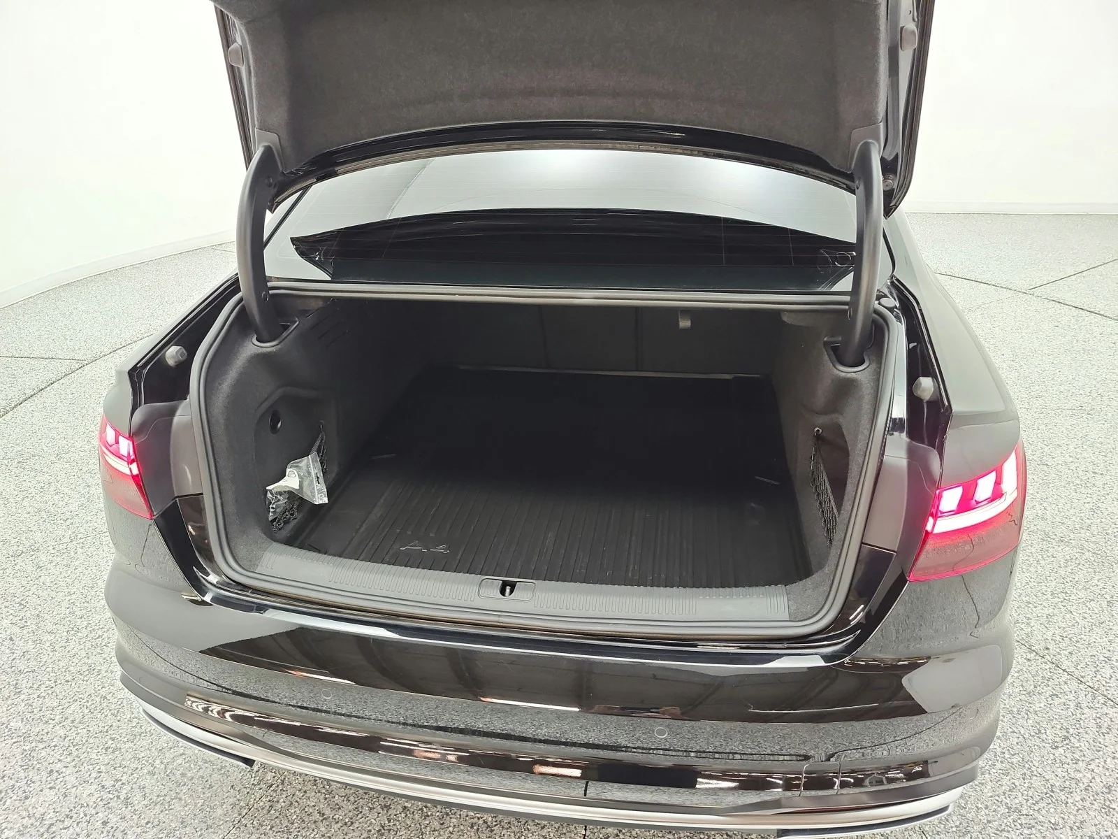 Used 2023 Mythos Black Metallic Audi S line Premium image 21