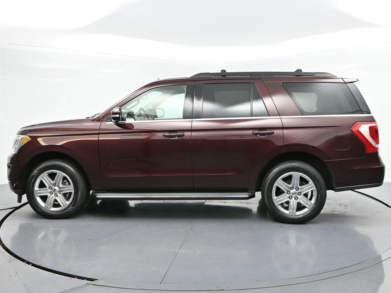 Used 2020 Burgundy Velvet Metallic Tinted Clearcoat Ford XLT image 5