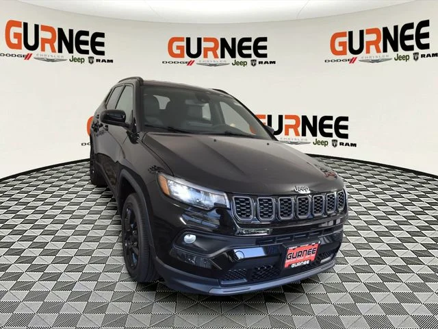 New 2026 Diamond Black Crystal Pearl-Coat Exterior Paint Jeep Latitude image 10