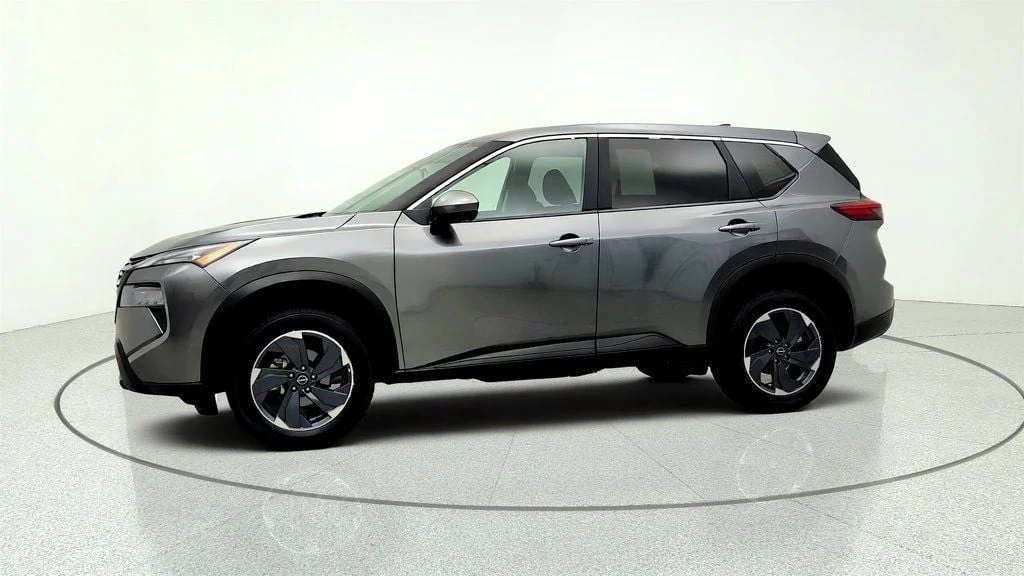 Used 2025 Gun Metallic Nissan FWD SV image 8