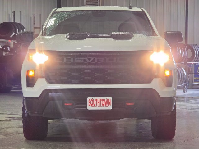 Used 2024 Summit White Chevrolet Custom Trail Boss image 2