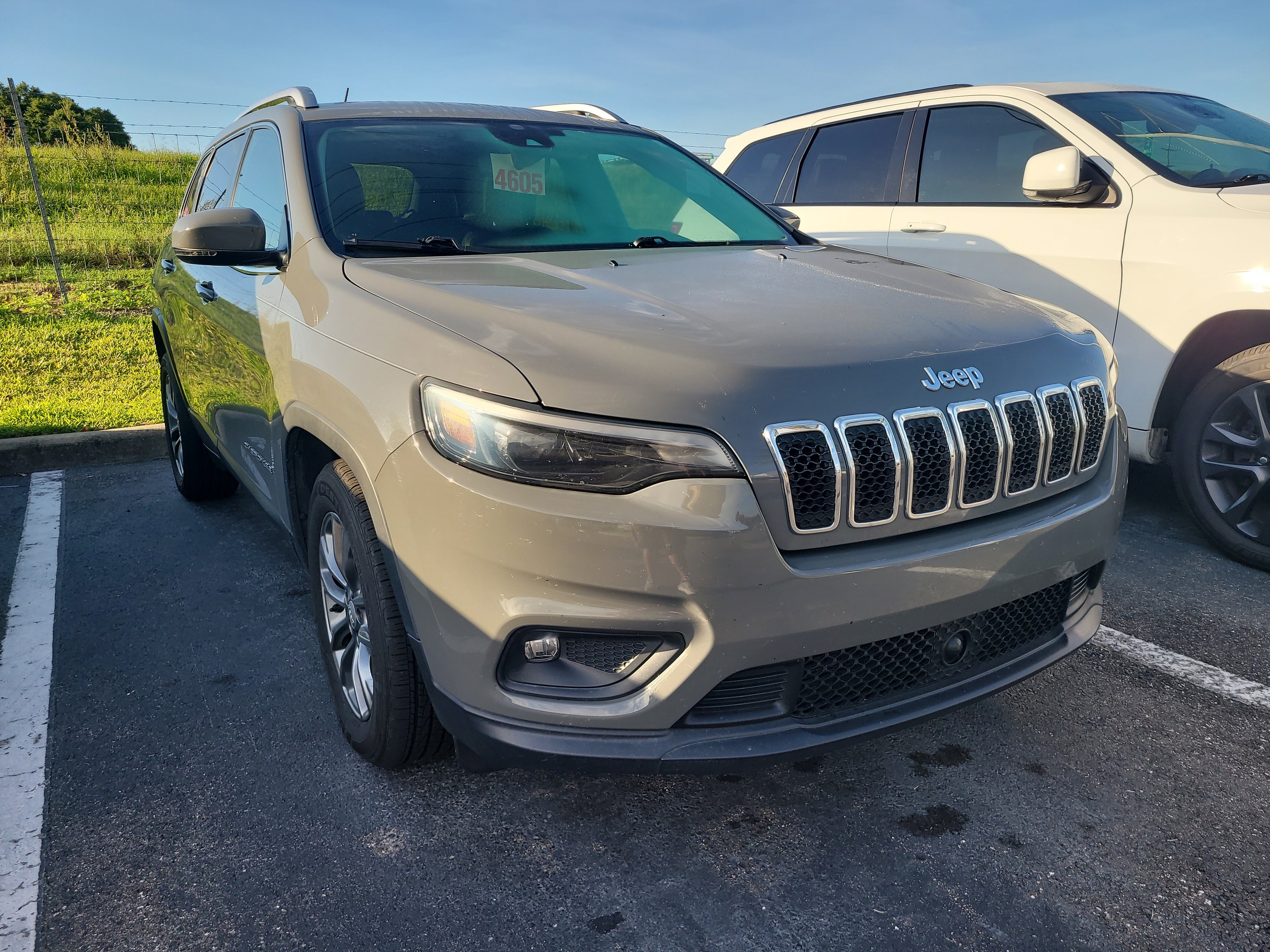 Used 2021 Sting-Gray Clearcoat Jeep Latitude Plus image 1