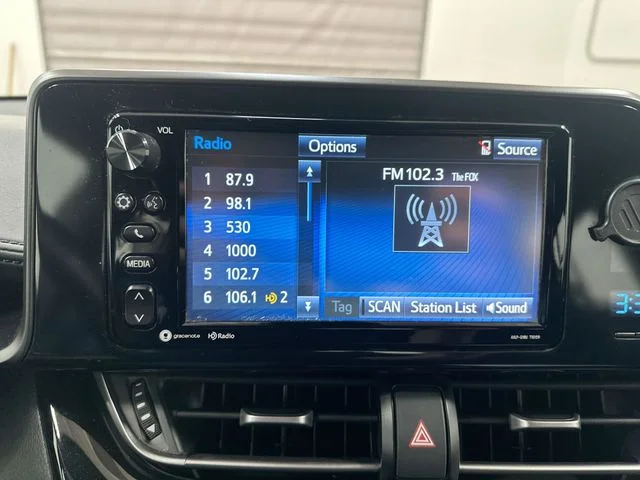 Used 2018 Blue Toyota XLE image 13