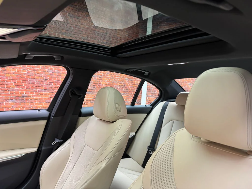 Used 2023 Black BMW 330e xDrive image 3