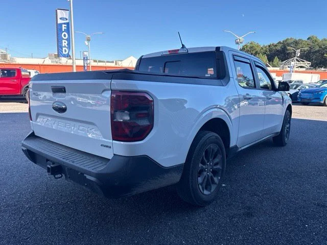 Used 2024 Oxford White Clearcoat Ford Lariat image 5