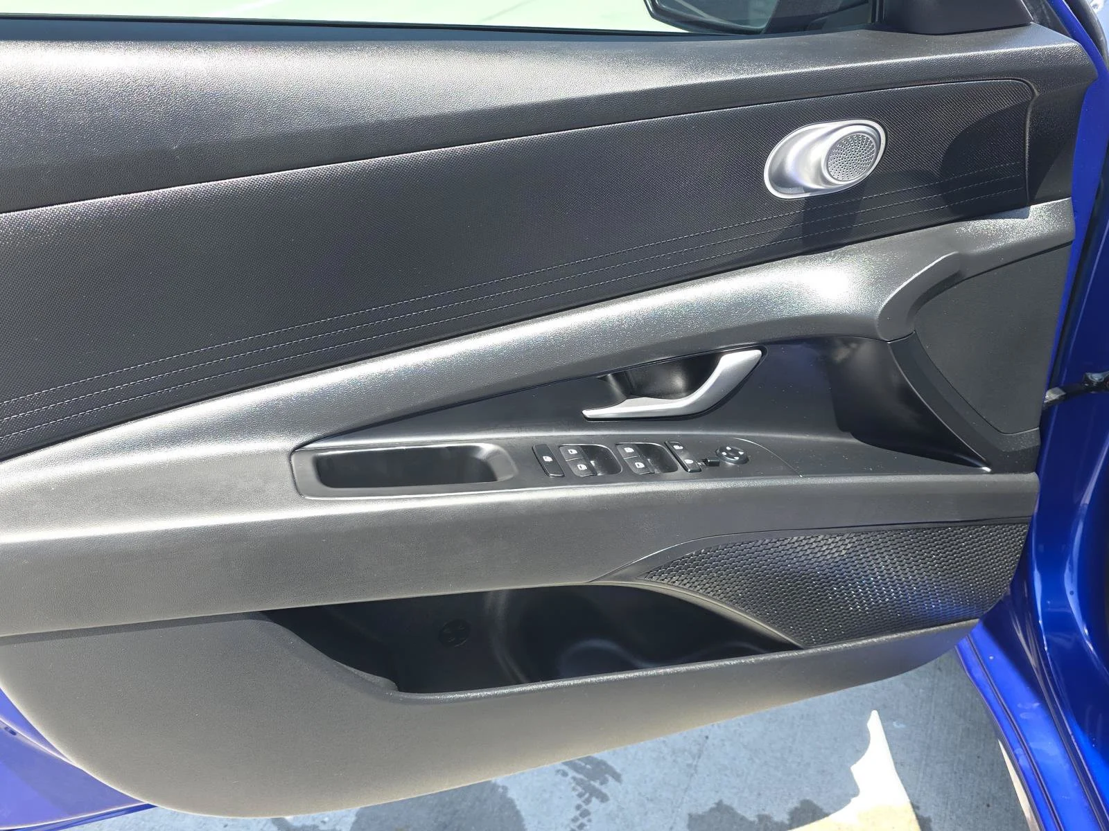 Used 2024 Intense Blue Hyundai SEL image 14