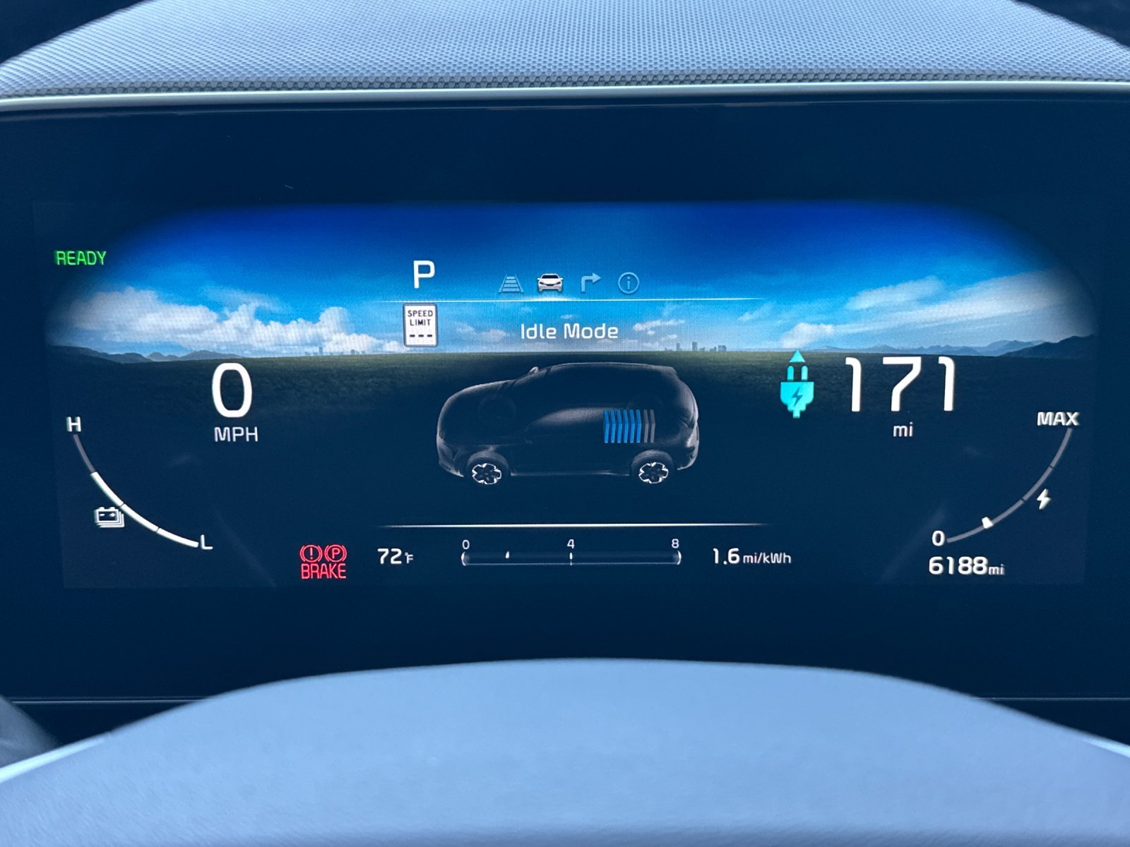 Used 2023 Graphite Gray Kia Wind 4D Sport Utility image 31