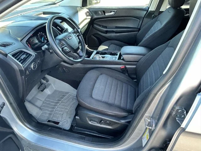 Used 2020 Silver Ford SE image 16