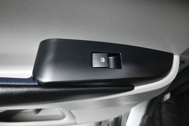 Used 2017 Silver Toyota XLE image 14