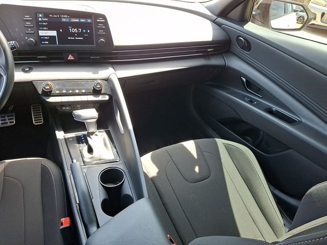 Certified Used 2025 White Hyundai SEL Sport image 16