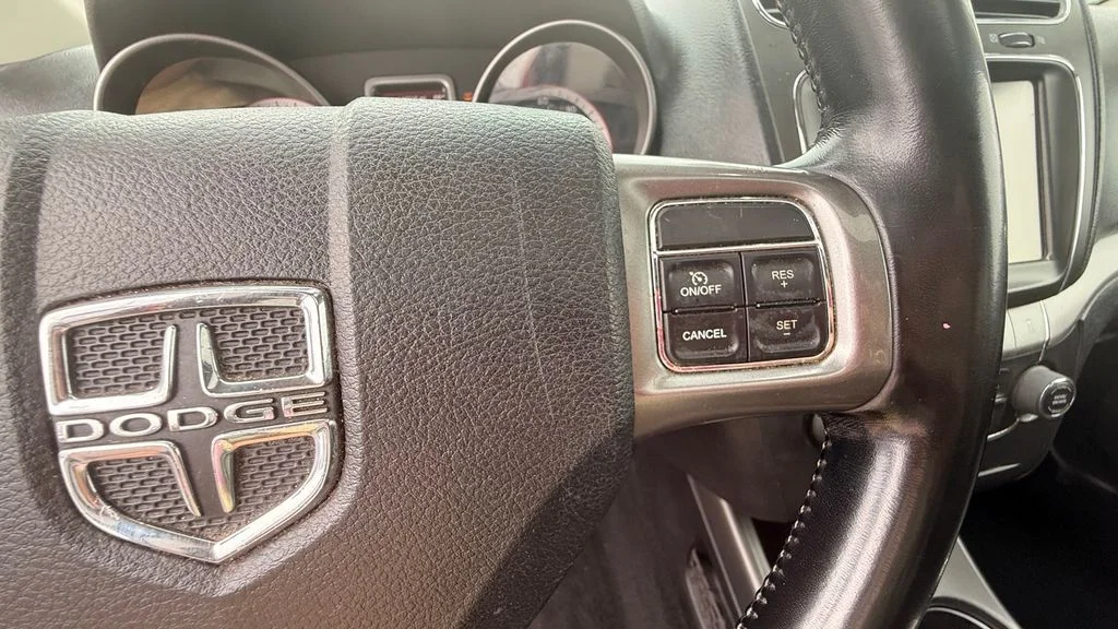 Used 2020 Red Dodge Crossroad image 17