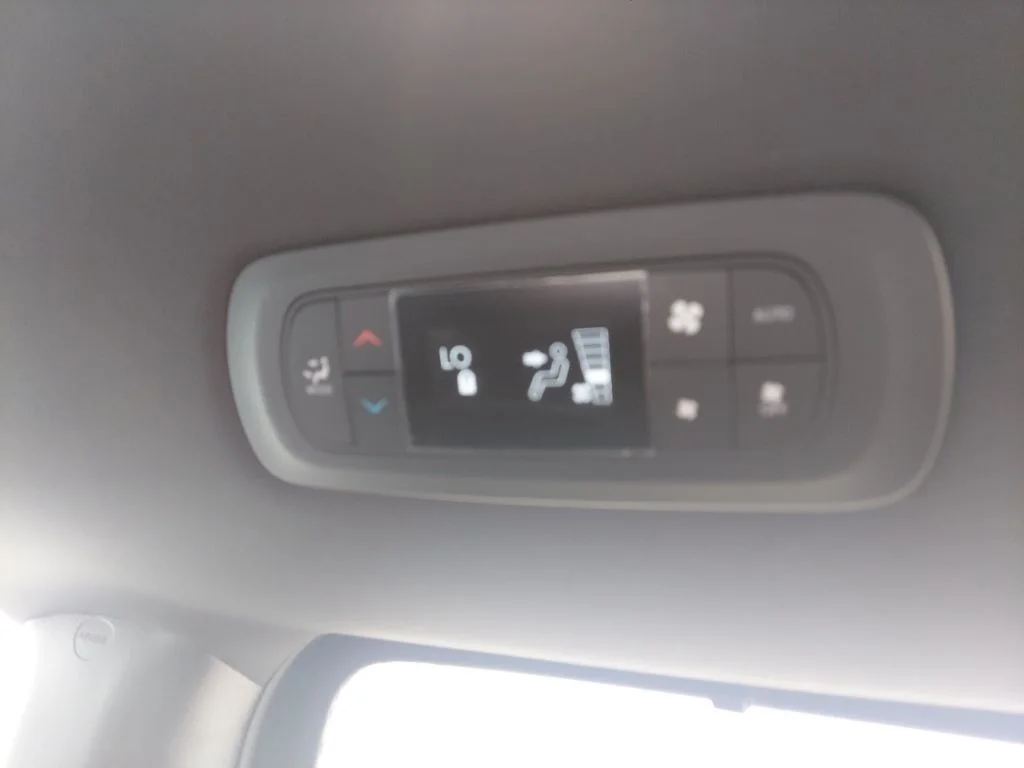 2026 Chrysler Pacifica Select - Photo 37