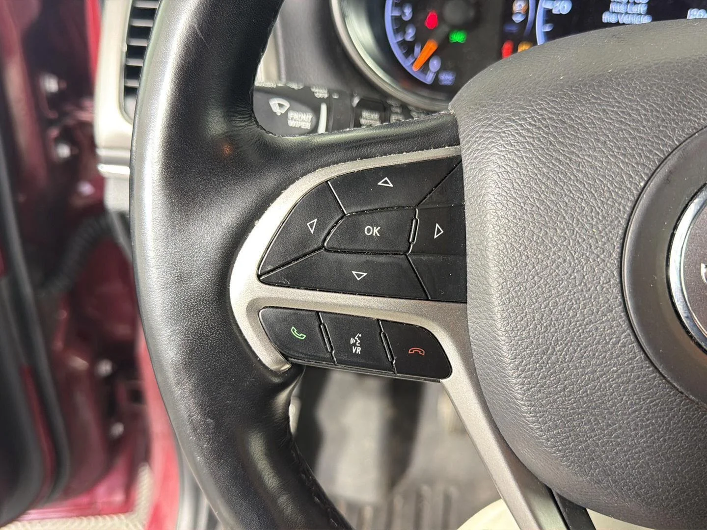 Used 2022 Velvet Red Pearlcoat Jeep Limited image 21
