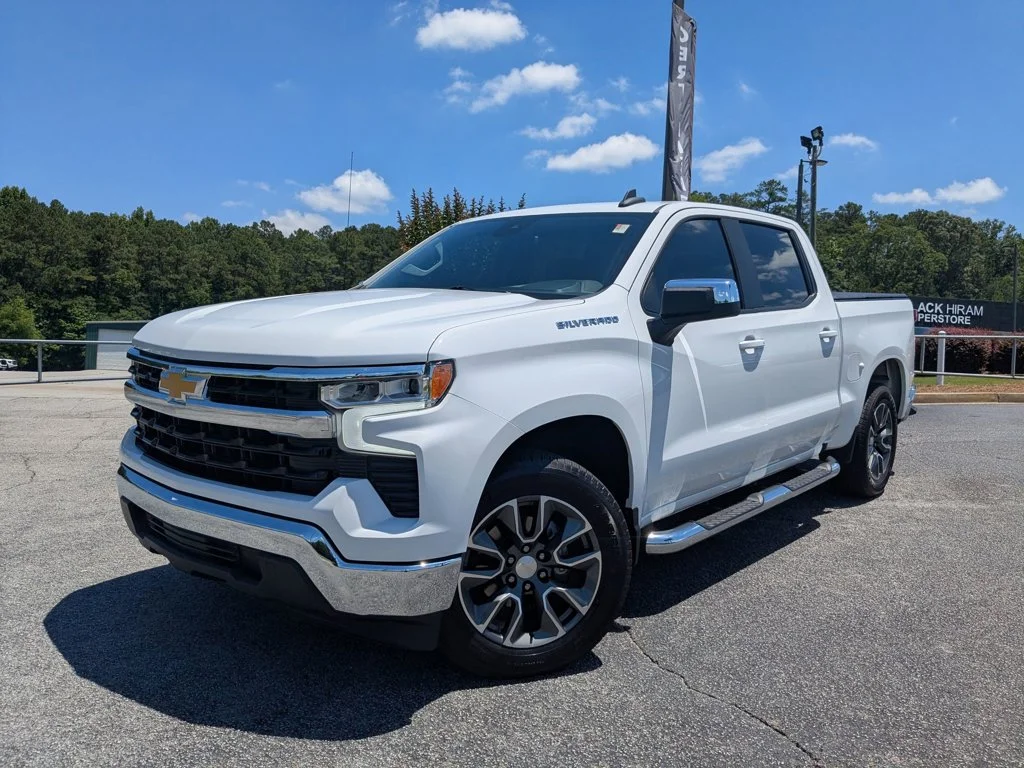 Used 2022 Summit White Chevrolet LT image 1