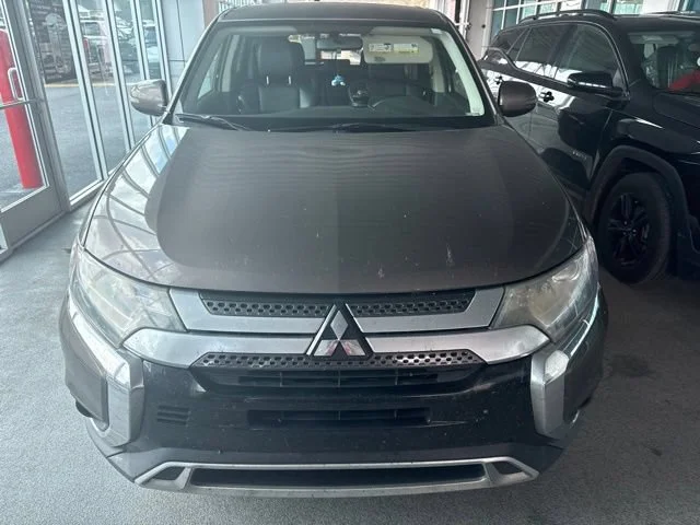 Used 2019 Brown Mitsubishi SE image 2