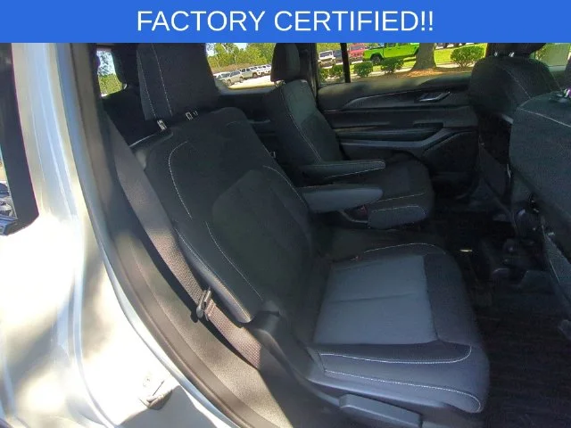 Used 2024 White Jeep Laredo image 36