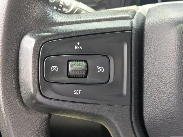 Used 2023 White Chevrolet Custom image 21