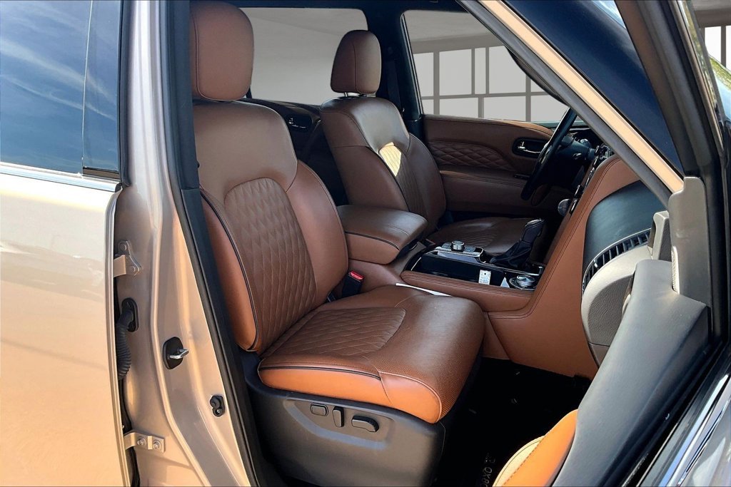 Used 2024 Beige INFINITI Sensory image 7
