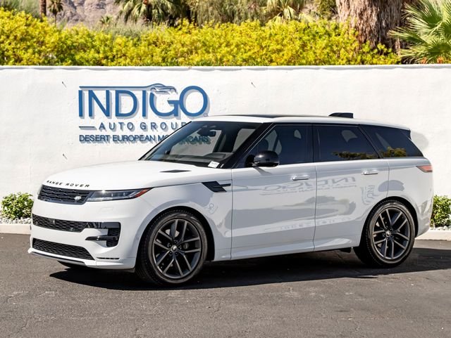 Used 2024 Fuji White Land Rover Dynamic SE image 1